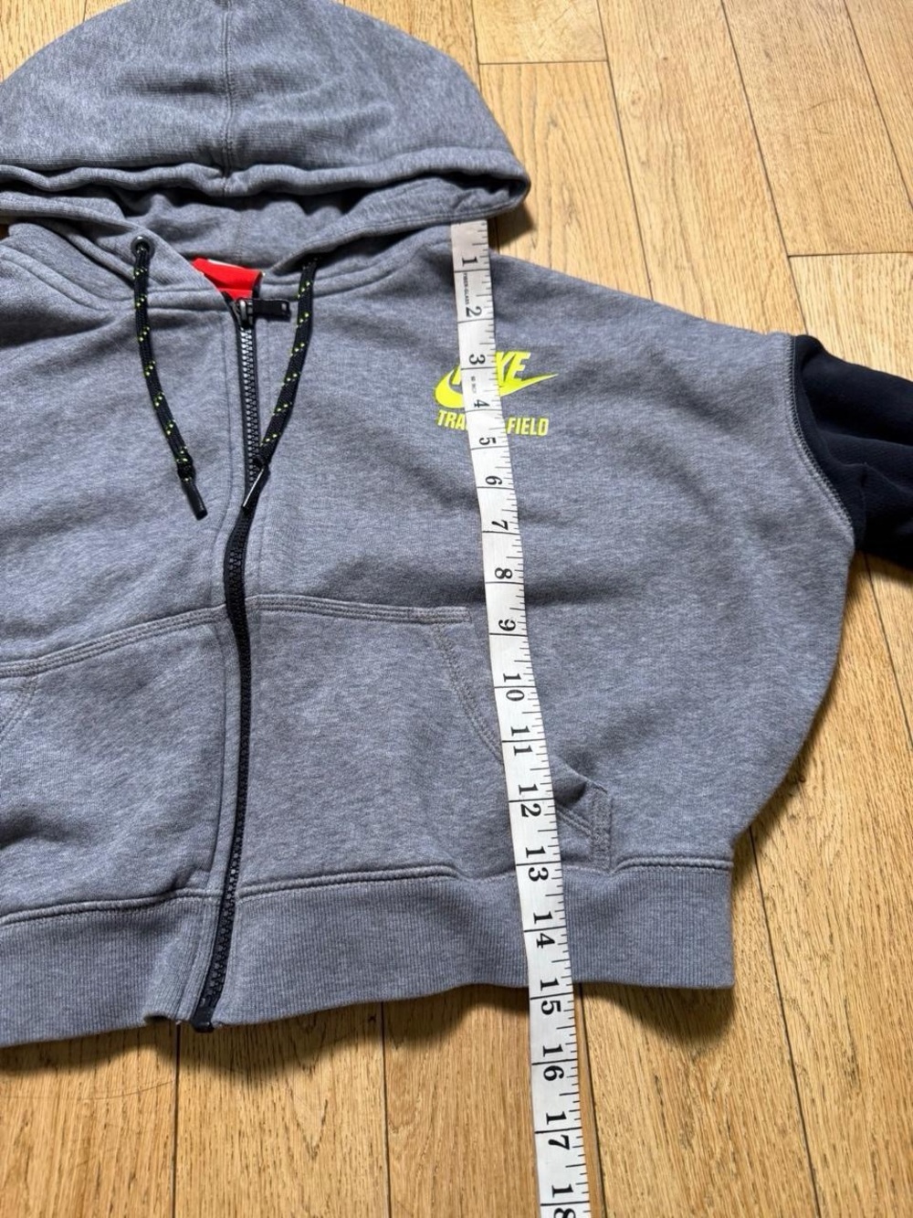 Nike Track & Field Cropped Zip Hoodie Athleisure - Picture 5 of 5